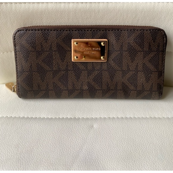 Michael Kors Handbags - Michael Kors wallet